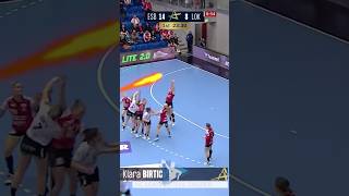 Great goal scored by Klara Birtic from HC Lokomotiva Zagreb! 🔥💪🇭🇷#sports #handball #highlights