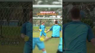 德布劳内客串守门员被球打脸 #football