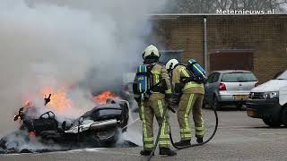 Hoge vlammen bij motorbrand in Hoogeveen