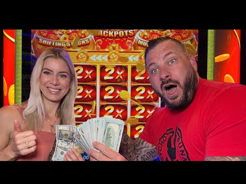 VEGAS COUPLE GET MASSIVE JACKPOT!