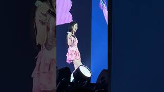 IU 아이유 Blueming [FANCAM] @ 240622 HERTH London