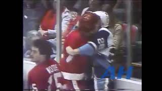 NHL Feb. 3, 1979 Orest Kindrachuk,PIT v Thommie Bergman,DET Pittsburgh Penguins Detroit Red Wings