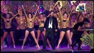 Shah Rukh Khan's Grand Entry in Filmfare Awards | SRK | Karan Johar | Kapil Sharma ~ Filmfare