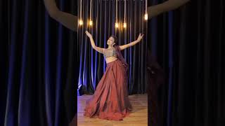 Aaja Na Chhu Le Meri Chunnari Sanam Old Song Dance #shorts #whatsappstatusvideo  #chunnarichunnari