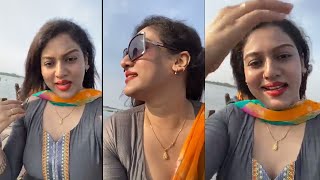 নৌকায় যেভাবে ইনজয় করলো নায়িকা শাকিবা