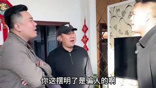 七旬聋哑老人沿街乞讨，好心人布施3万块不想却是一场骗局