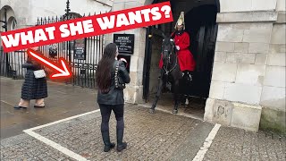 STUBBORN Tourist IGNORES King’s Guard WARNING – Watch What Happens!