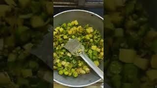 ଟକଭେଣ୍ଡି ତରକାରୀ ପୁରା ପୁରି ଦେଶୀ style ରେ😋 // Desi food #youtubeshorts #viralshorts #shorts #desifood