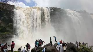 അതിമനോഹരമായ ആതിരപ്പള്ളി വെള്ളച്ചാട്ടം. Beautiful Athirapally Waterfalls, Chalakudy, Thrissur, Kerala