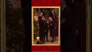 🎄[NATAL]: KATE MIDDLETON faz a primeira reverência pública ao Rei Charles e à Rainha Camilla