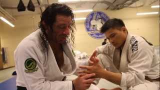 Kurt Osiander's Move of the Week - Thumb Taping