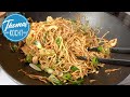 Fried noodle with chicken