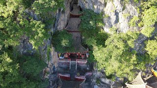 [Eng Sub] 湖南永州豸山古寺，一座夹在石缝里的寺庙，真的太神奇了 - A Temple In The “Crack” Of The Mountain