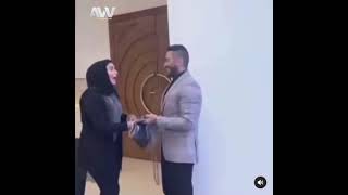 معجبه تنهار وتنسي الكلام من مفاجأه تامر حسني