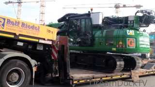 SCHWERTRANSPORT MIT CATERPILLAR RAMME CAT 323D