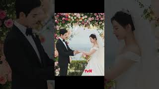 배우 김수현,김지원의 백홍부부 결혼 사진공개 장면🤵👰‍♀️💍💐