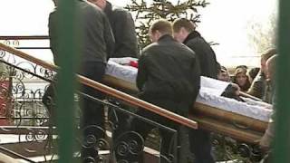 Russia buries victims of Moscow metro bombings