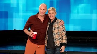 Woody Harrelson Shows Ellen How to Play 'Beersbee'