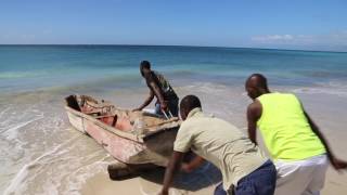 Haiti Port Salut Rencontre avec un pêcheur / Haiti Port Salut Meet a fish man