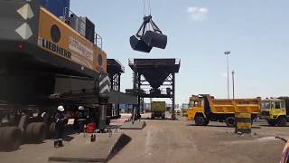 Fertilizer Unloading | Largest Crane Operator | Bulk carrier ship