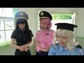 女子警察官がびしょ濡れ！？プールに落とされてしまいました・・・・【ボンボン警察】