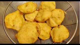 बघा हॉटेलसारखे कमी तेलकट बटाटा भजी | Batata Bhaji | How To Make Crispy Batata Bhaji