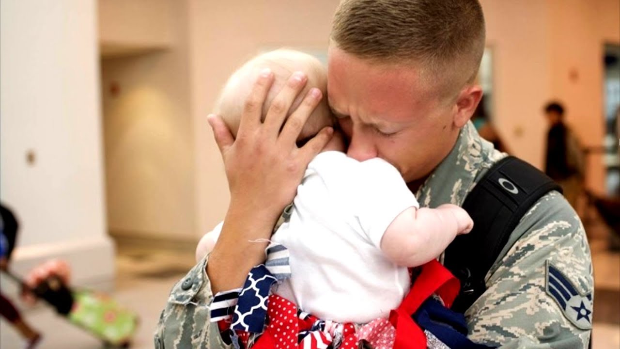 Soldiers Coming Home || Emotional Compilation - YouTube