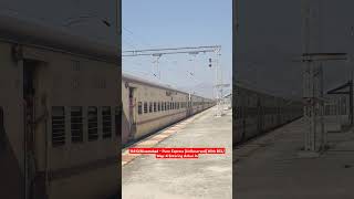 11410/Nizamabad - Pune Express (UnReserved) With BSL/WAP-4 Entering Ankai Jn