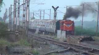 CLASH OF TITANS - Bhavnagar Kochuveli Express Greets Maharashtra Sampark Kranti Express