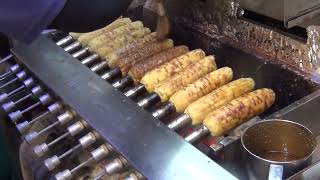 【大慶夜市】萬里香味 旋轉碳烤玉米(roasted corn/grilled corn)，Taiwanese Street Food, Da Qnig Night Market Food！