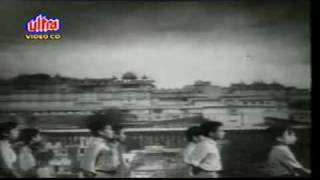 "Aao Bachho Tumhe Dikhayen" :: JAGRUTI (1954)