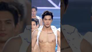 Màn đồng diễn trang phục thể thao Top 29 Mr World Việt Nam 2024 tối 13/07 tại nhà thi đấu Nguyễn Du