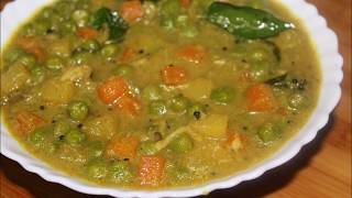 Restaurant style green peas curry