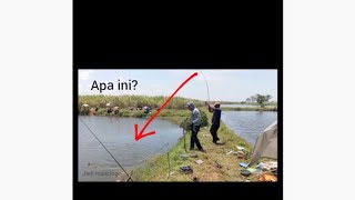 Begini Jadinya Kalau Mancing Terlalu Serius!!