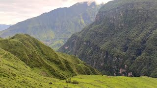 房子依山而建，打开门就是风景，四川凉山布拖县，美得不像话