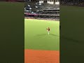 味全龍先發投手徐若熙外野熱身中weichuandragons jo hsi hsu warming up in center field 味全ドラゴンズピッチャーウォームアっプしています