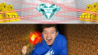 Sneaking into the MOST Secure GIANT Minecraft Vault!
