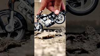 Scale Model Royal Enfield Bullet 350 CC Classic 350 CC Diecast Bike Extreme offroad miniature stunt