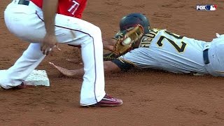 PIT@TEX: Figueora takes off and swipes second base