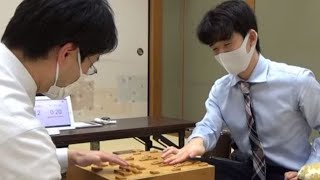 藤井聡太二冠「薄くなるので急戦で…」感想戦、退室までノーカット～北浜健介八段ＶＳ藤井二冠～【第79期将棋名人戦・順位戦Ｂ級2組】＝河野通高撮影