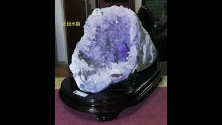 【天目紫晶洞】478.特級ESP+++天然原皮綠螢石異象水晶洞，薄皮全滿超亮白透晶柱晶體，洞口超深一朵朵晶柱花，稀有珍品，值得收藏