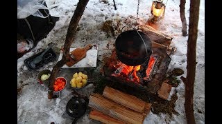 焚き火でビーフシチュー雪降る大山でキャンプ Beef stew in the snow