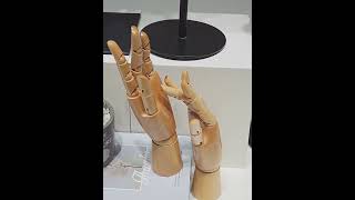 How To Use Jelimate Wooden Mannequin Hand Stand To Make Bag Display In Fashion Boutique Stores?