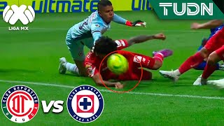 😱¡LE PEGÓ EN LA MANO Y EVITA EL GOL!  | Toluca vs Cruz Azul | CL2024 - Liga Mx J17 | TUDN