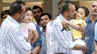 Sanjay Dutt Playing With His CUTE Twin Children