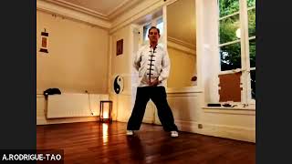 Echauffement avant cours de Qi Gong avec Alberto