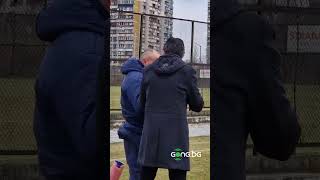 Мъри Стоилов и Даниел Боримиров с кратък разговор преди тренировката на сините #levski