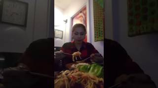 ส้มตำแมงจิ้งหรีด  (คลิปตัด) 1