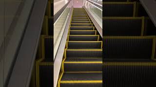 羽田空港第二国際線ターミナルようやく再開！　Haneda Airport Terminal 2 New escalator