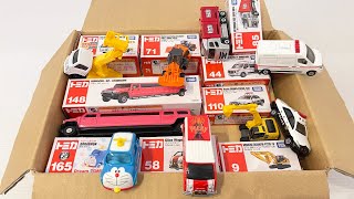 【Tomica】様々のミニカーを同じ絵柄の箱を探して収納しよ☆Tomica Find a box with the same design to store the minicar.